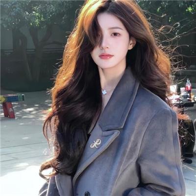 危机中的女人 海报