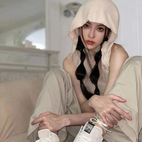 女孩不微笑 海报
